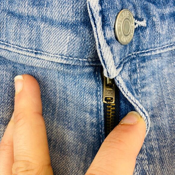 Gap Women's Everyday Soft Girlfriend Skinny Jeans Size 4/27 Distressed Mid Rise - Picture 4 of 7